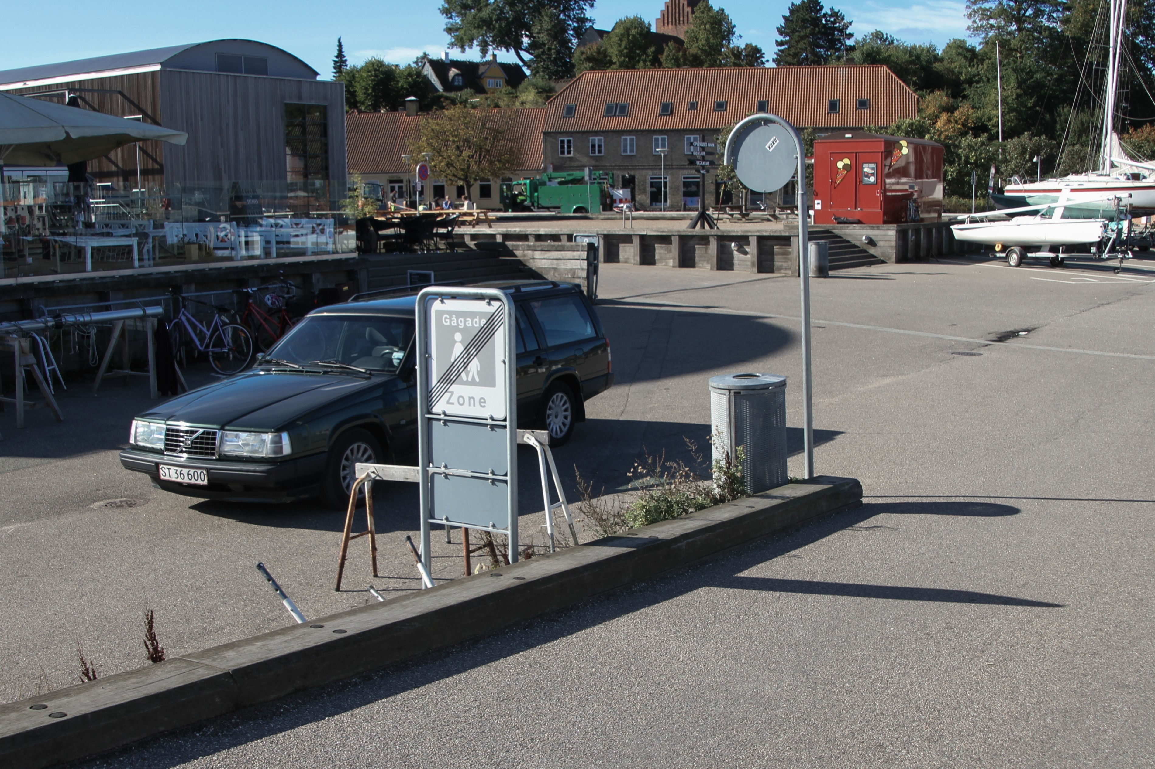 Havnen foran Snekken